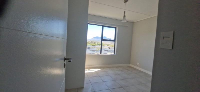 To Let 2 Bedroom Property for Rent in Gordons Bay Western Cape